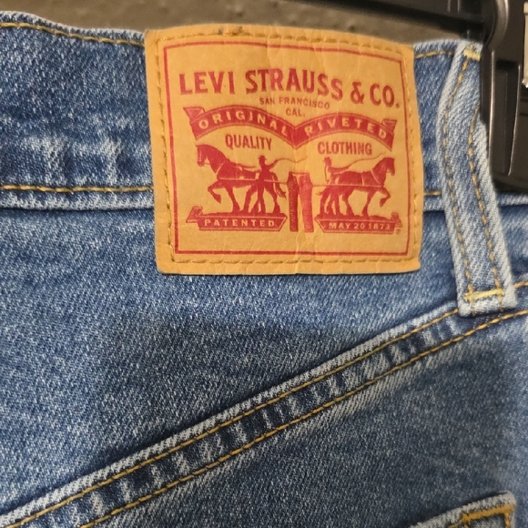 Levis Blue Ribcage Straight Ankle Jeans - Picture 2 of 9